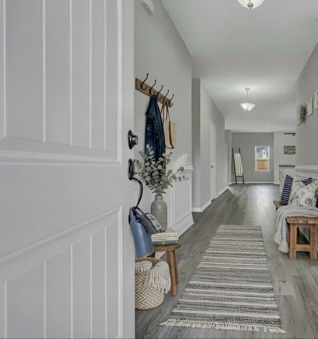 Building Photo - 1 Sunny Ct