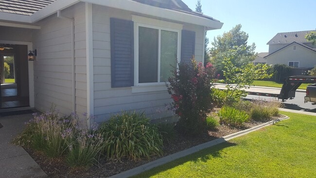 Foto del edificio - 4 Bedroom Home