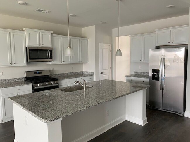 Building Photo - 5025 Magnolia Village Way