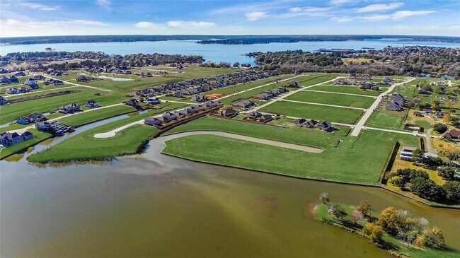 Foto del edificio - 13099 Clear View Dr