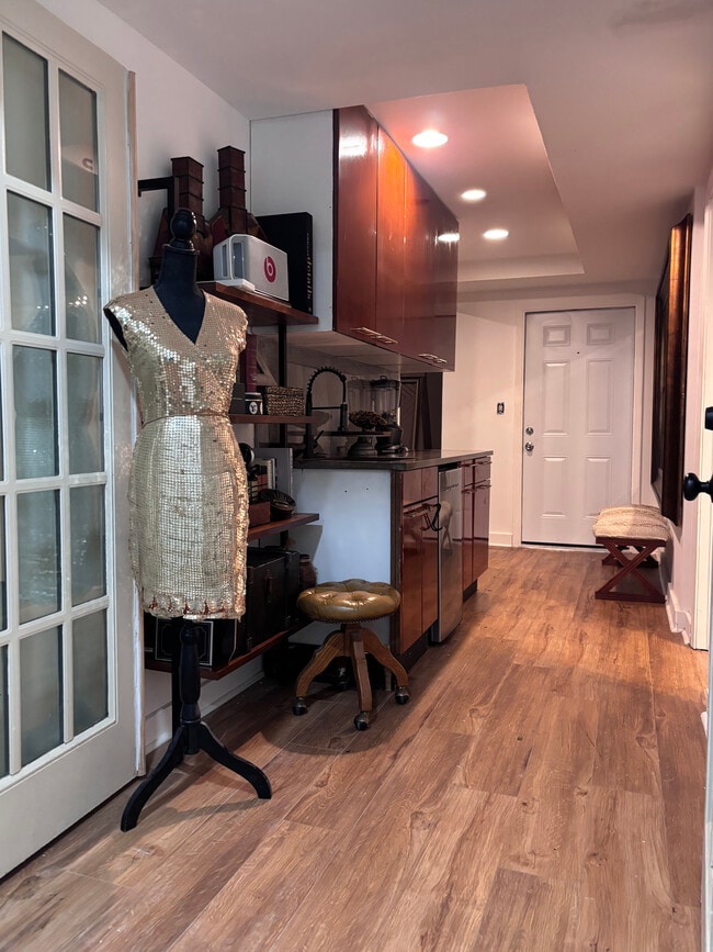 Entrance - 9021 Par Dr
