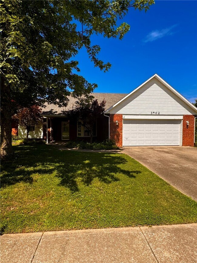 Foto del edificio - 3802 SW Maple Rd
