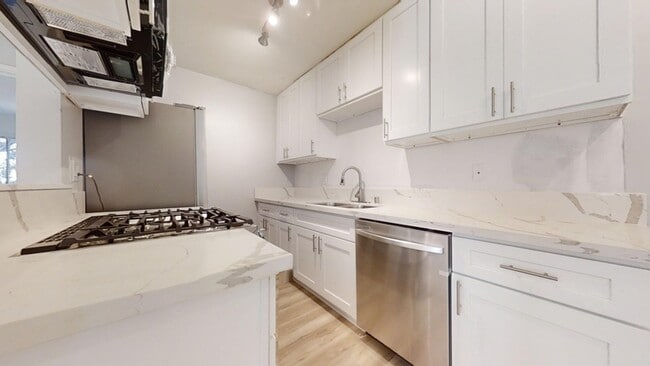 Photo - 1900 Rockefeller Ln Apartment