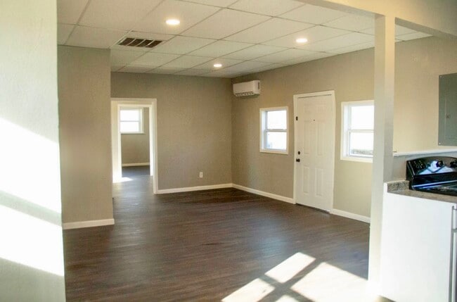 Building Photo - 200 PR-4350