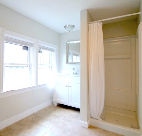 Building Photo - 7 bedroom in Providence RI