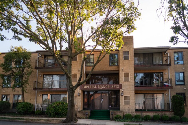 Foto del edificio - Imperial Manor III Apartments