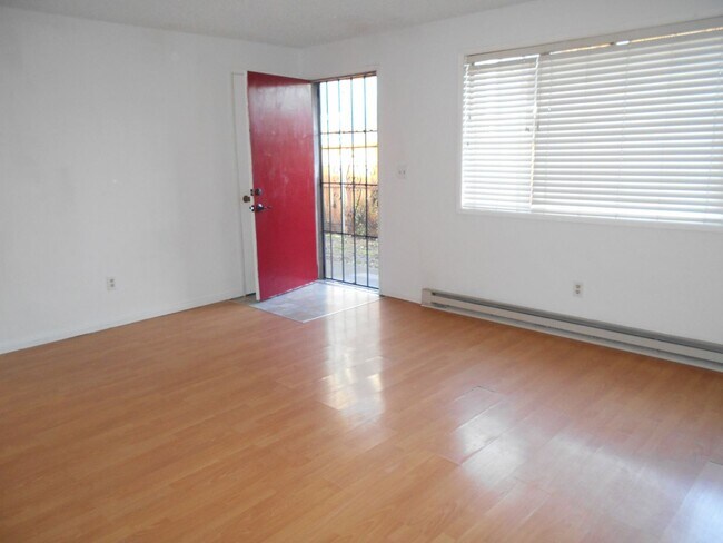 Photo - Spacious Two Bedroom in the heart of the H... Apartment