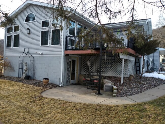 Foto del edificio - 68 Warren Ct