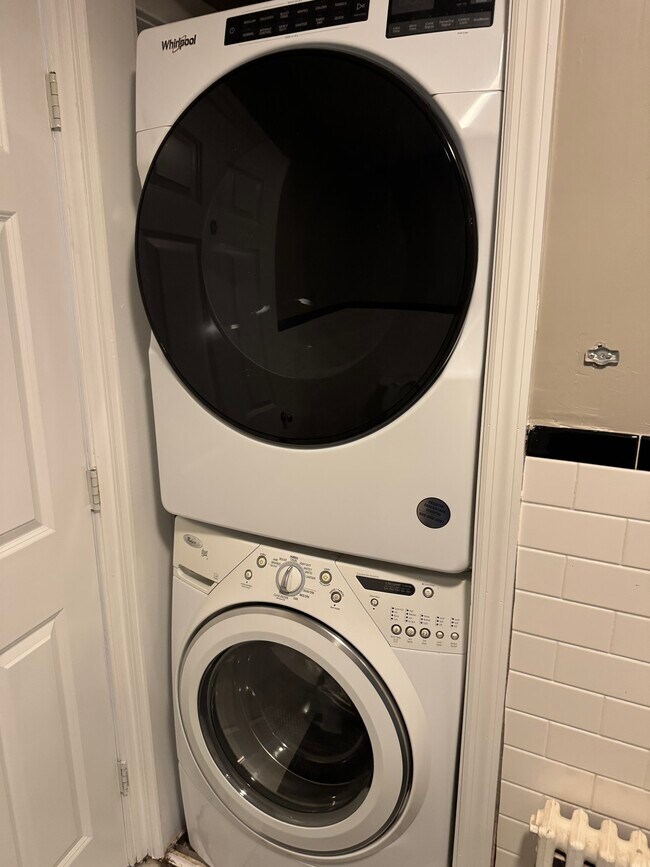 Foto del edificio - 1640 Whitney Ave