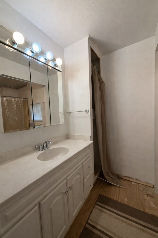 Foto del edificio - 1806 Black River Rd