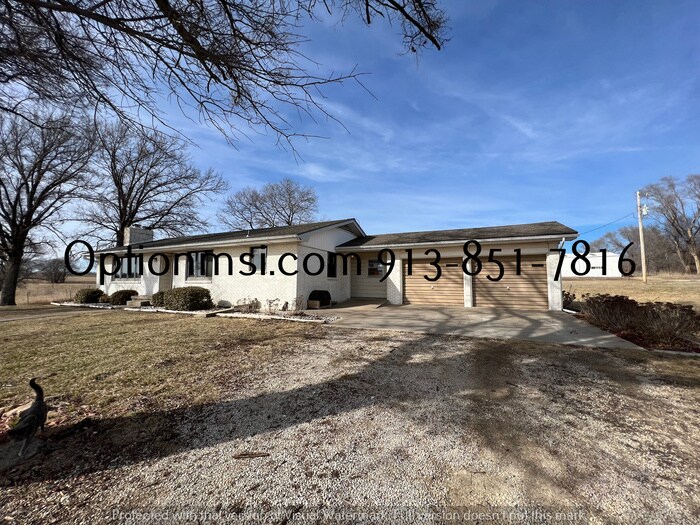 Primary Photo - Spacious and move in ready!