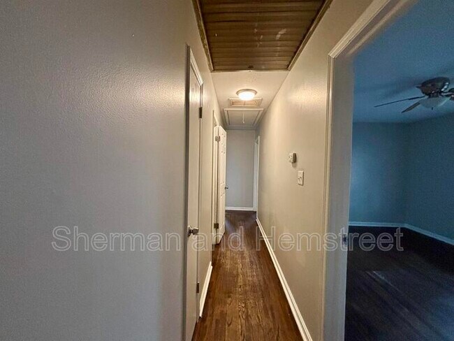 Foto del edificio - 2817 Meadowbrook Dr