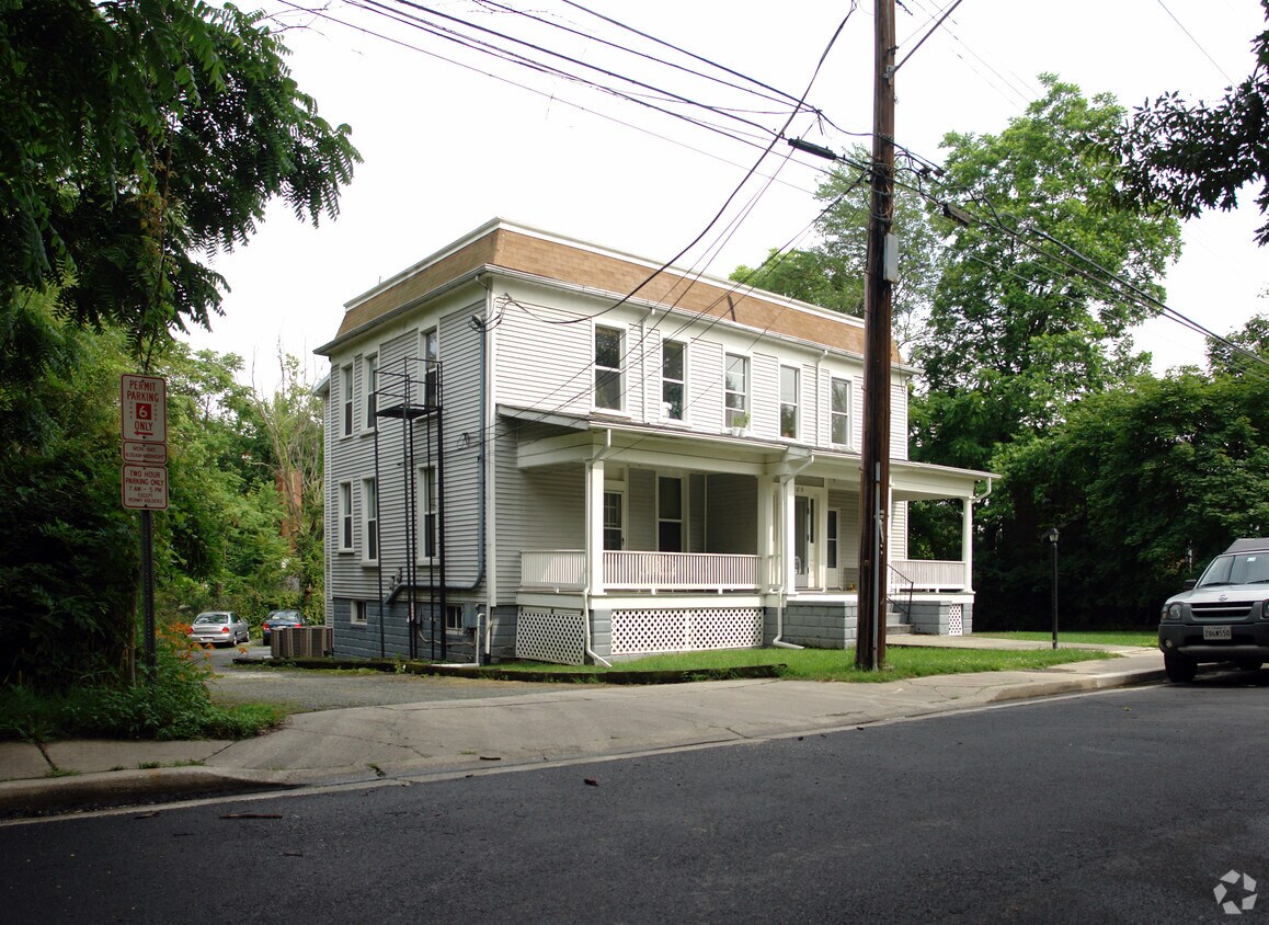 Foto principal - 7405 Columbia Ave