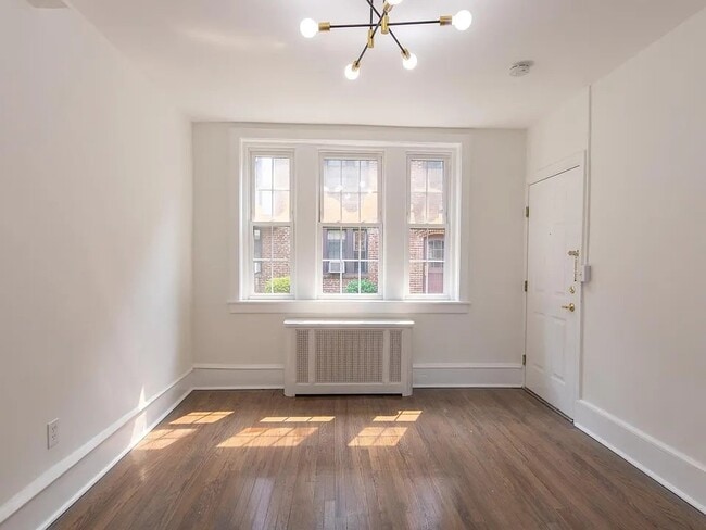 Foto del edificio - 606 W Maple Ave