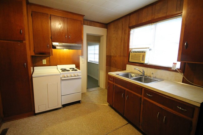 Foto del edificio - Exclusively Offered by Muse Realty, LLC