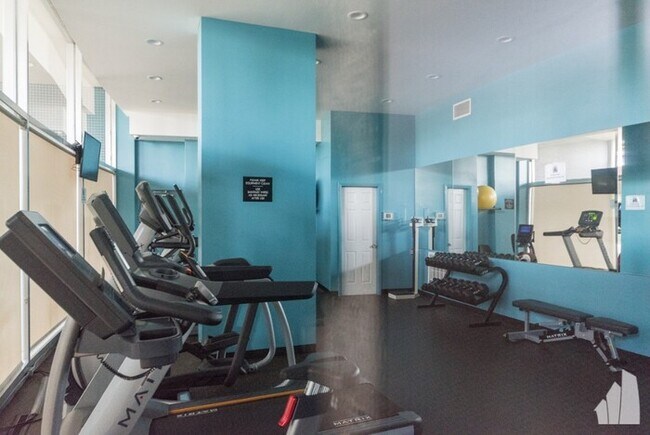 Foto del edificio - Vintage 1B 1B condo on the Gold Coast with...