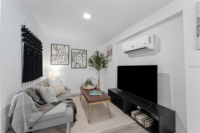 Foto del edificio - 6470 64th Ave N