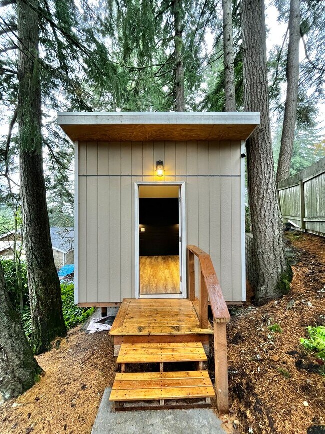 Foto del edificio - Cozy Bremerton Home on Large Corner Lot
