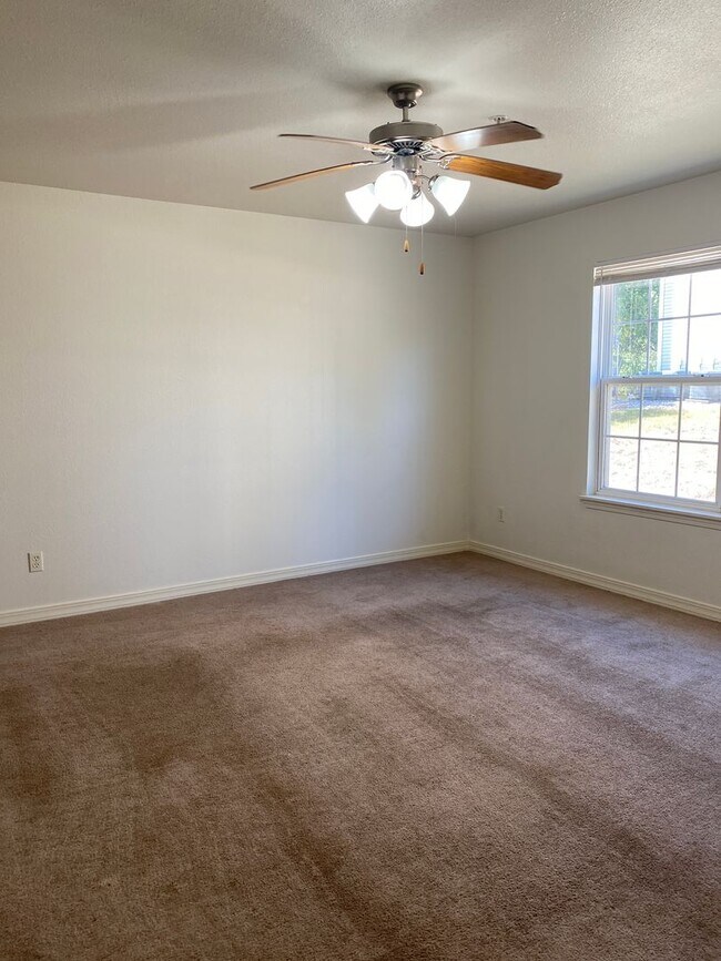Building Photo - 2 Bedroom 2 bath Fox Pointe Condo/Apartmen...