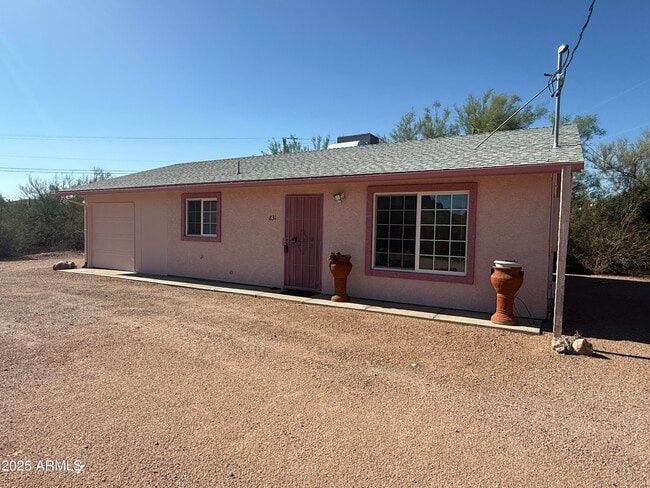 Building Photo - 831 N Arroya Rd