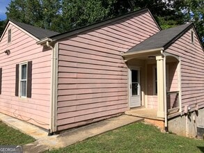 Building Photo - 1215 Oak Forest Ct SW