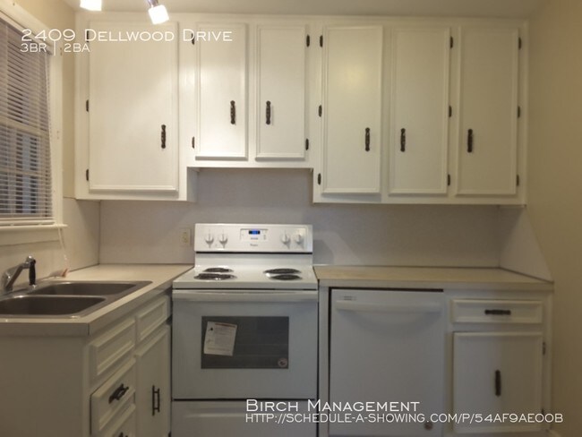 Building Photo - 2409 Dellwood Dr