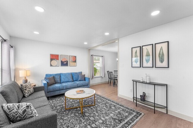 Foto del edificio - 4301 Sherwood Dr