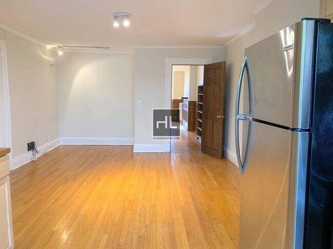 Building Photo - 425-445 45th St