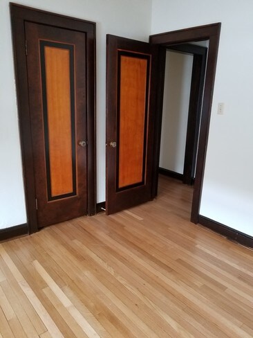 Foto del edificio - 4460 N Oakland Ave