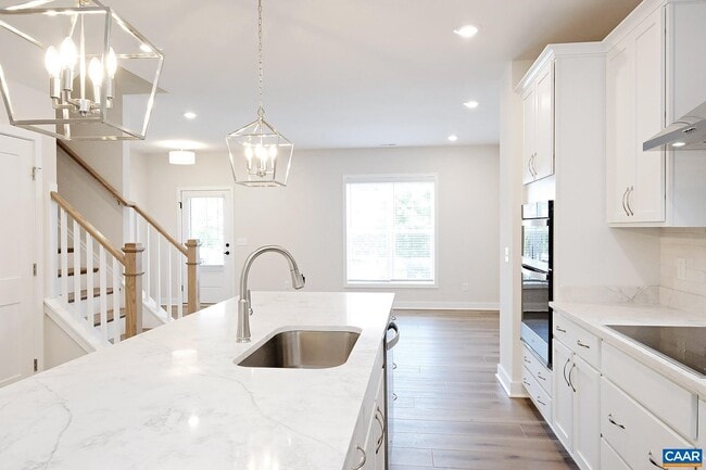 Building Photo - 952 Belvedere Way