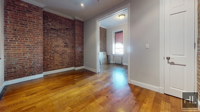 Building Photo - Tenth Avenue