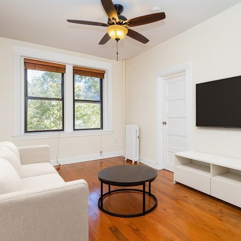Foto principal - 65-67 Burbank St