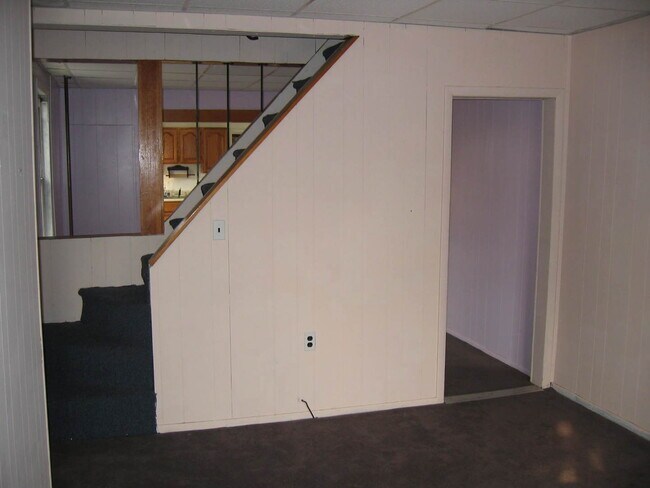 Building Photo - Well-maintained 3 Bedroom EOG Townhome in ...