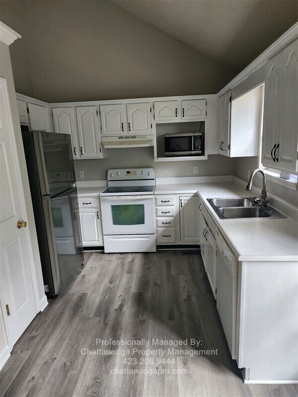 Foto del edificio - 6815 Benwood Dr