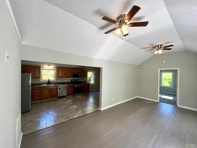 Foto del edificio - 207 V.E.S. Rd