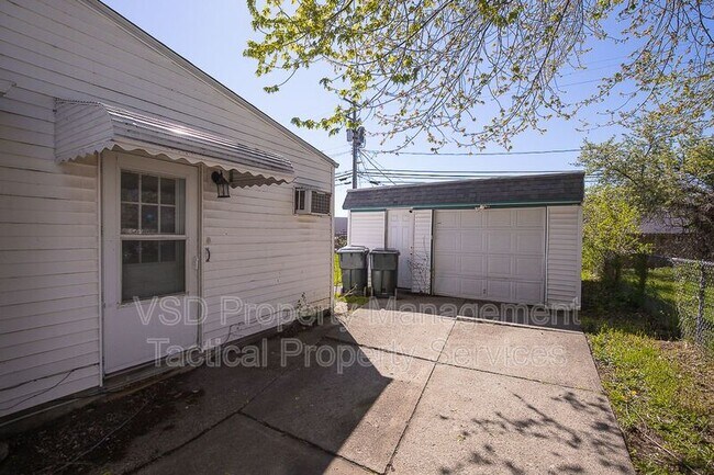 Foto del edificio - 374 E 232nd St