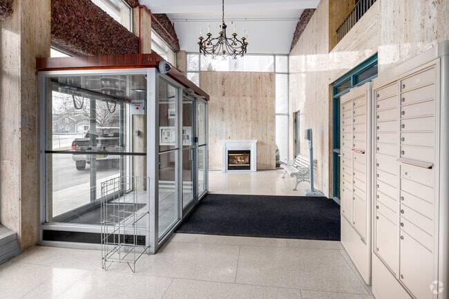 Lobby Photo - Harbourview Apartments