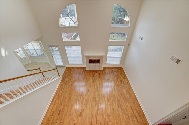 Foto del edificio - 14123 Edinburgh Ct