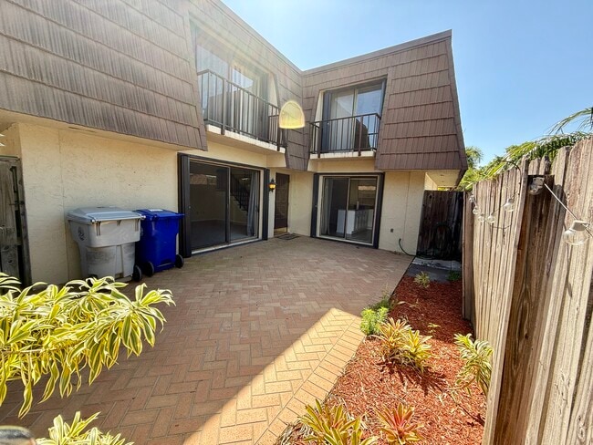 Building Photo - 1166 6th Ave