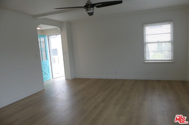 Foto del edificio - 309-3095 Jasmine Ave