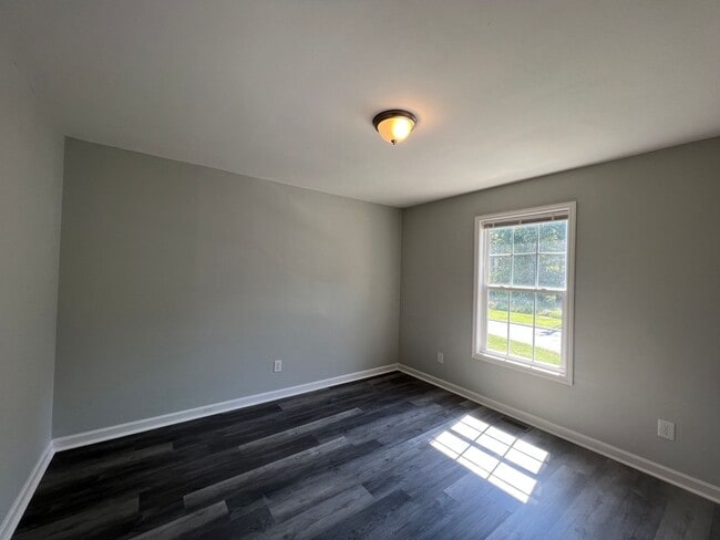 Foto del edificio - 2 Bedroom Duplex House with Yard