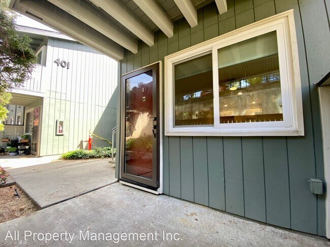 Building Photo - Studio, 1 bath House - 401 Piccadilly Pl # 1