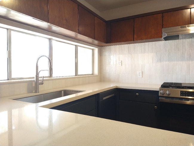 Building Photo - 3319 Metairie Ct