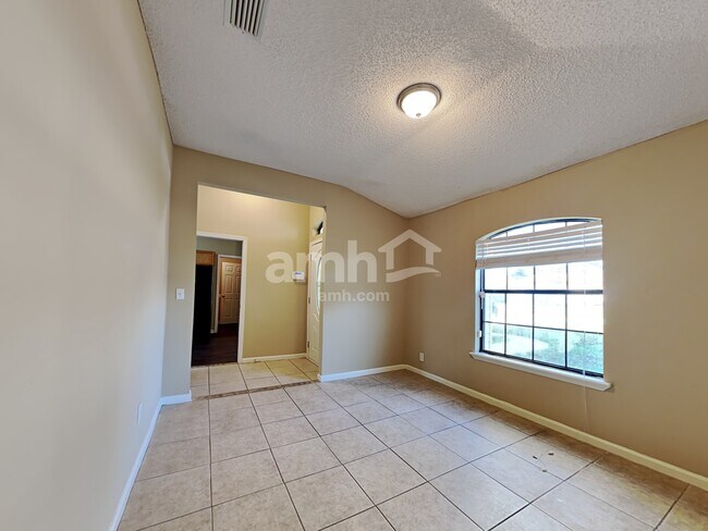 Foto del edificio - 3753 Woodbriar Dr