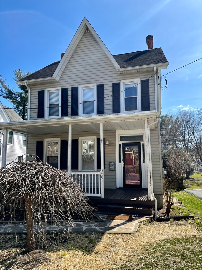 Building Photo - 140 W Evergreen St