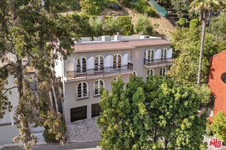 Building Photo - 2422 Cazaux Pl