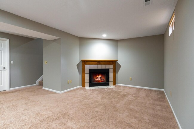 Foto del edificio - 6266 Hyland Dr