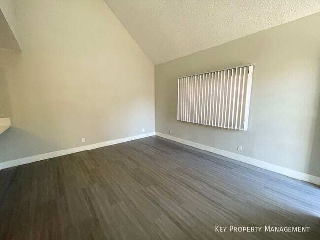 Foto del edificio - 5187 Garden Ln