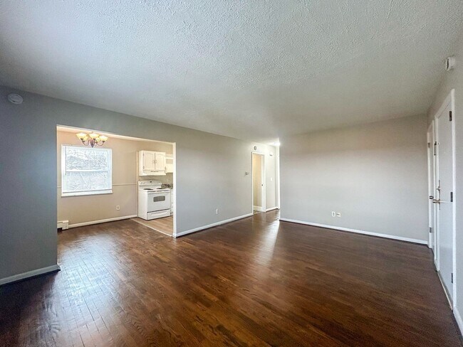 Foto del edificio - 5845 Shadymist Ln