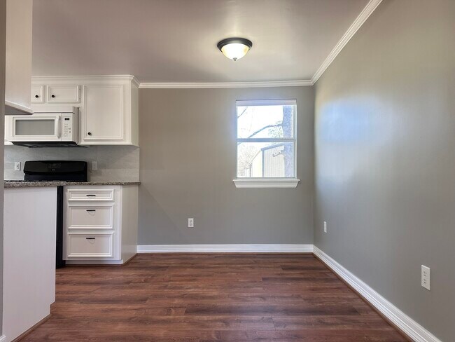 Foto del edificio - 13868 Cedar Hill Rd